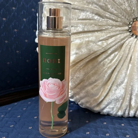 BATH & BODY WORKS SET. . . ROSE SCENT - Picture 3 of 6